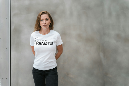 Kleine Schwester